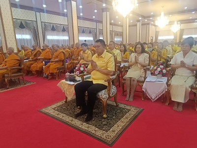 พิธีเจริญพระพุทธมนต์เฉลิมพระเกียรติถวายพระชัยมงคลแด่พระบาทสมเด็จพระบาทสมเด็จพระเจ้าอยู่หัว เนื่องในโอกาสวันเฉลิมพระชนมพรรษา 6 รอบ ... พารามิเตอร์รูปภาพ 1