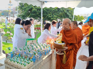 ⭐️เข้าร่วมพิธีสวดพระพุทธมนต์และทำบุญตักบาตรถวายพระราชกุศล ... พารามิเตอร์รูปภาพ 14